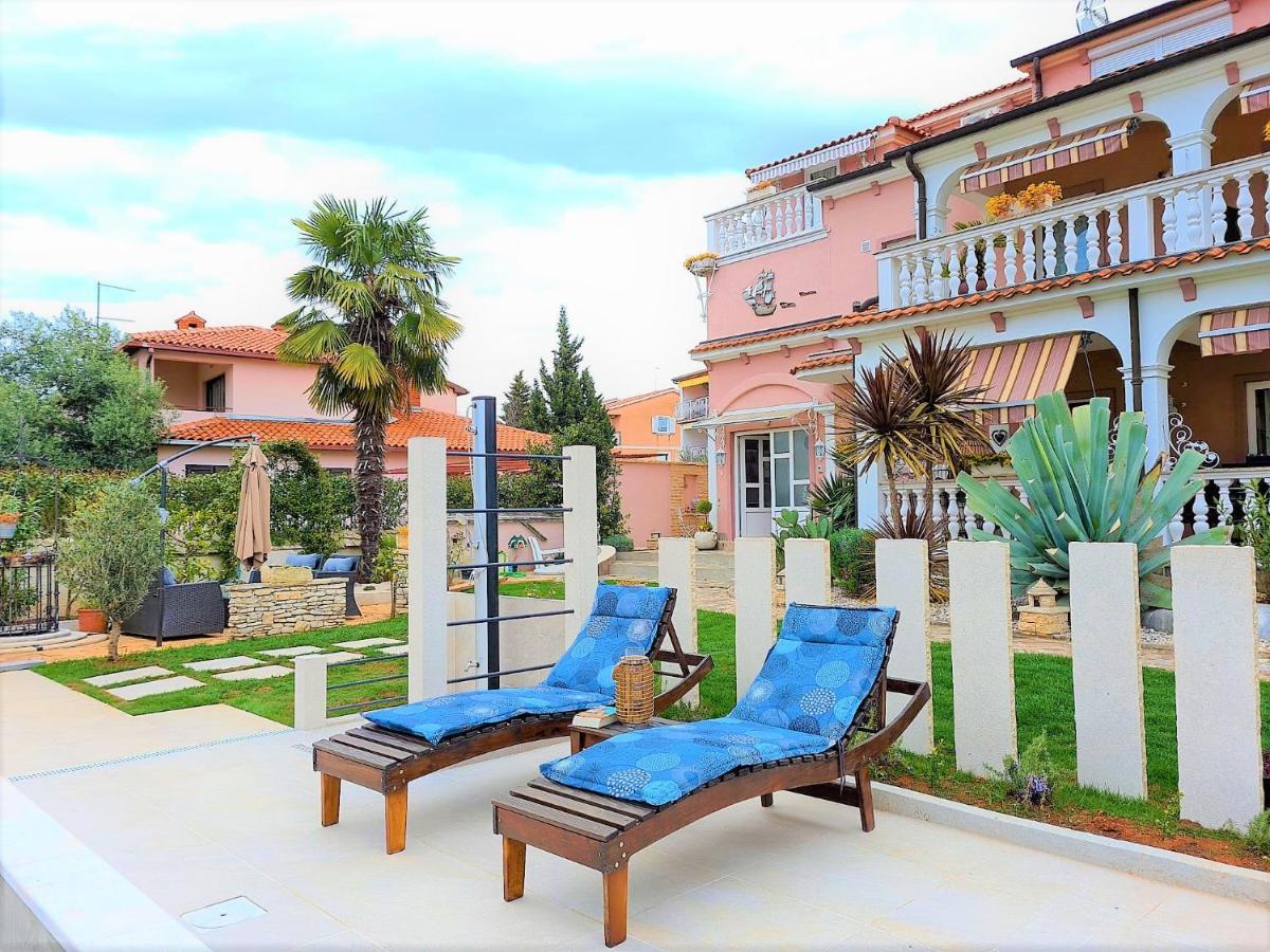 Apartment Villa Engel With Pool 波雷奇 外观 照片