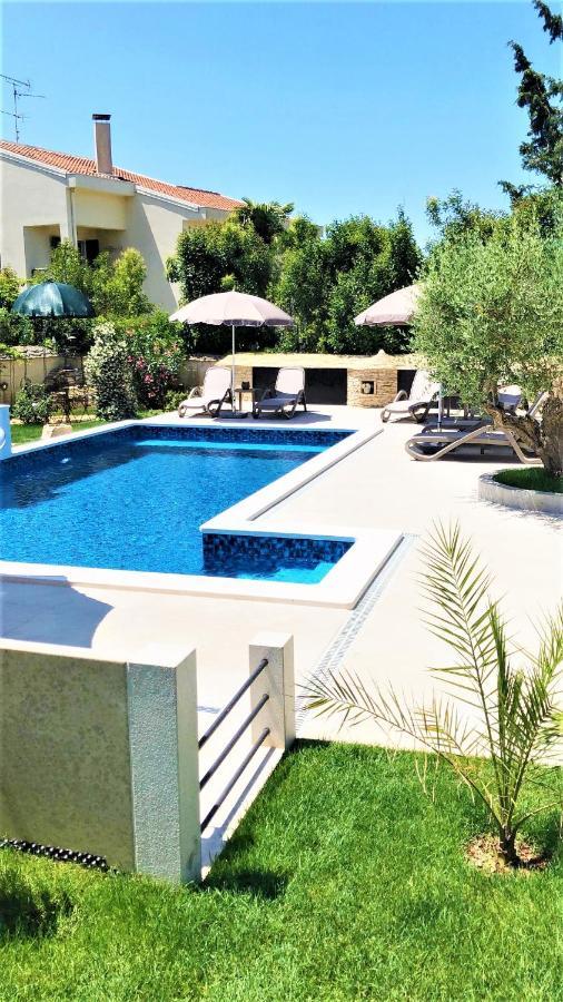 Apartment Villa Engel With Pool 波雷奇 外观 照片