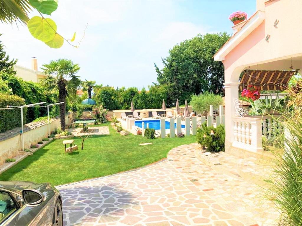 Apartment Villa Engel With Pool 波雷奇 外观 照片