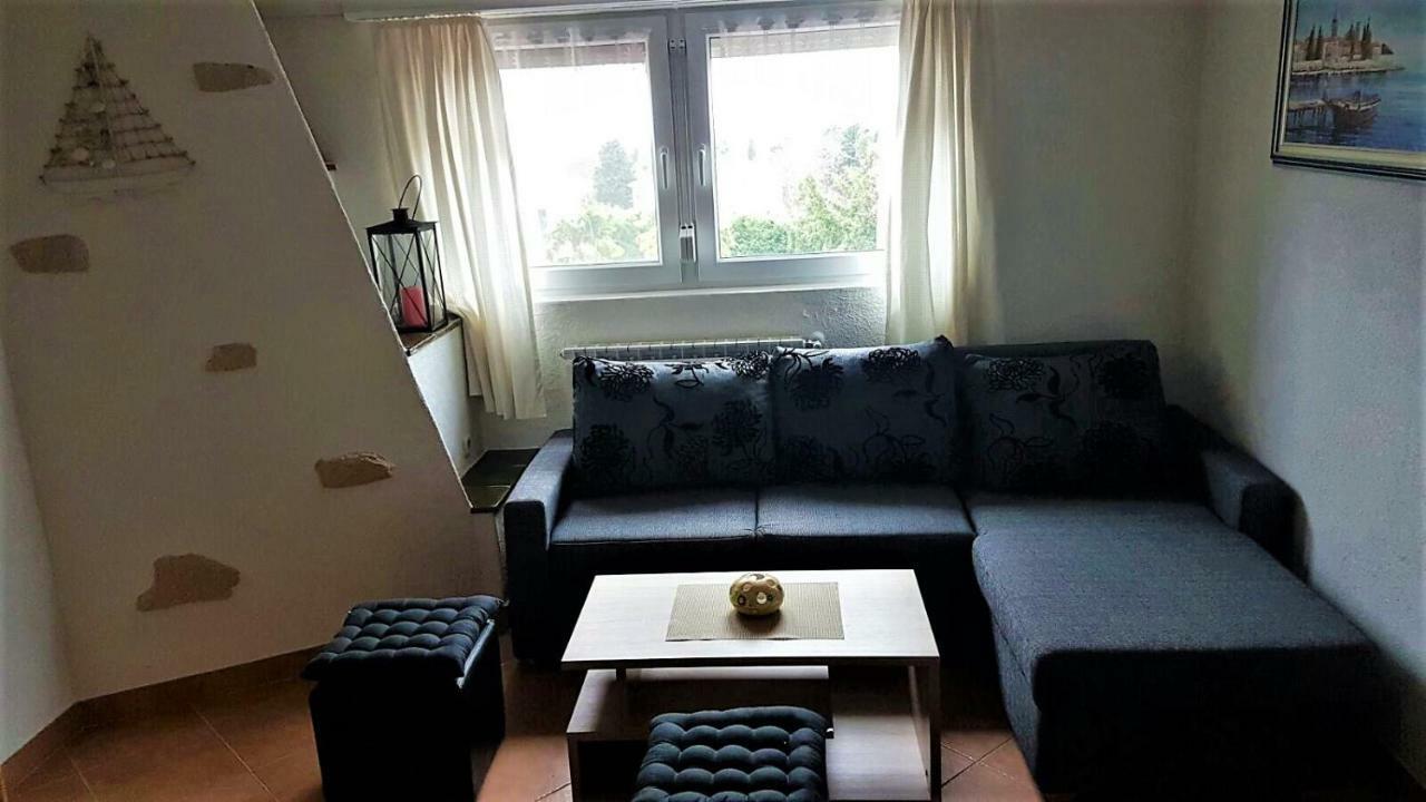 Apartment Villa Engel With Pool 波雷奇 外观 照片