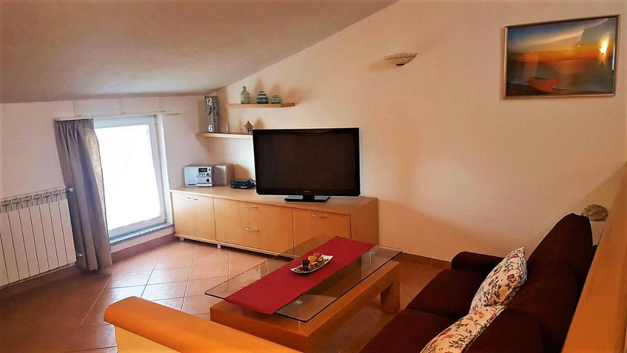 Apartment Villa Engel With Pool 波雷奇 外观 照片