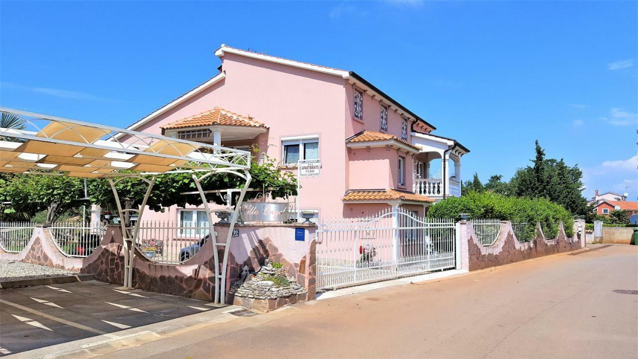 Apartment Villa Engel With Pool 波雷奇 外观 照片
